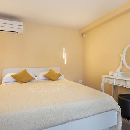Villa Vita In Porec - Haus Fuer 6-8 Personen Kastelir Exterior photo