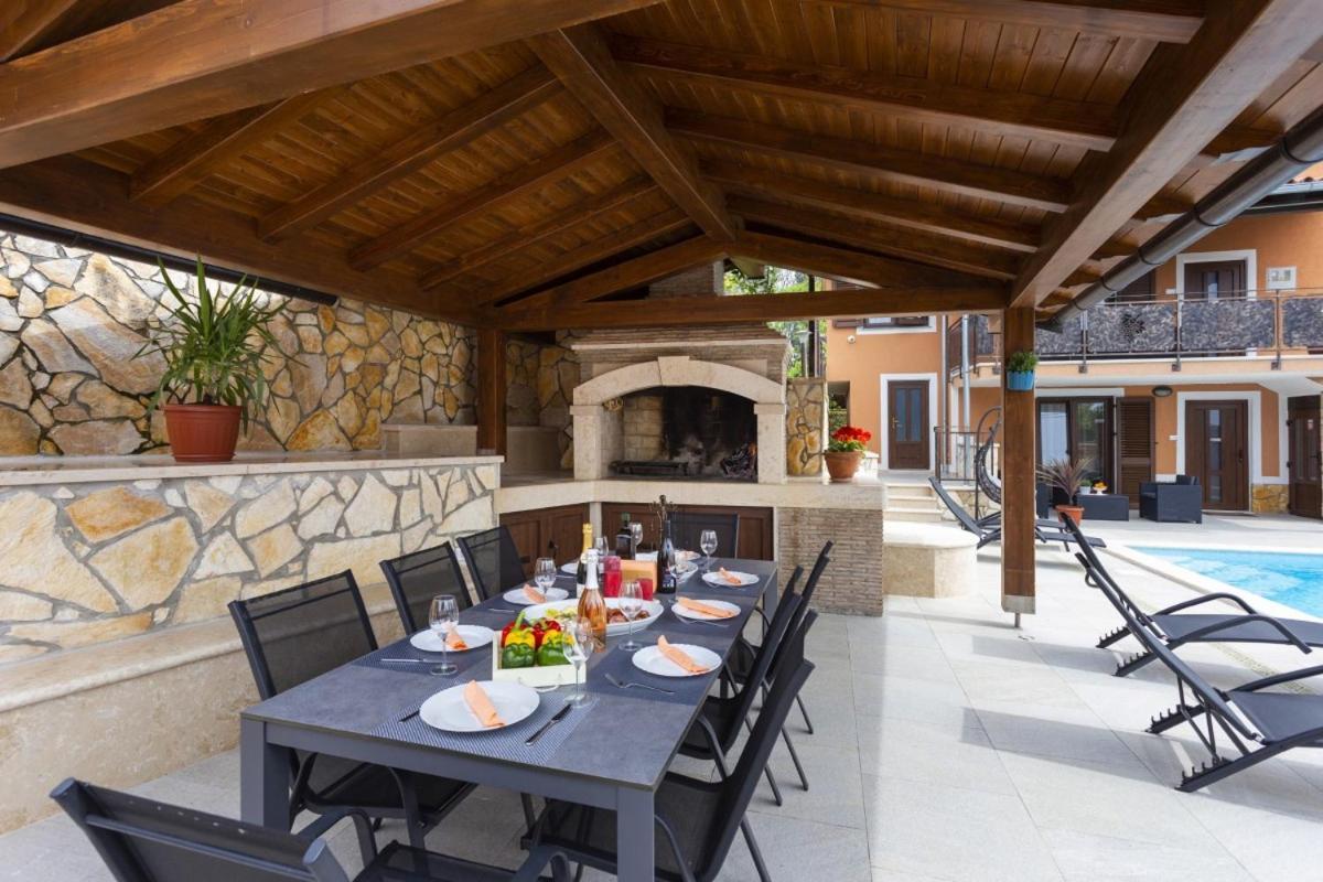 Villa Vita In Porec - Haus Fuer 6-8 Personen Kastelir Exterior photo