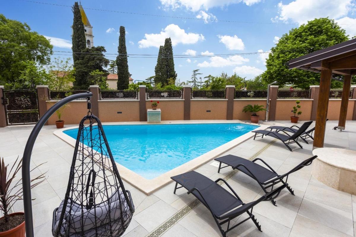 Villa Vita In Porec - Haus Fuer 6-8 Personen Kastelir Exterior photo