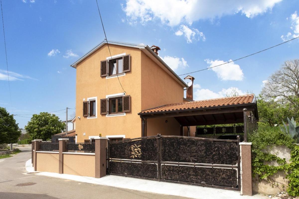Villa Vita In Porec - Haus Fuer 6-8 Personen Kastelir Exterior photo